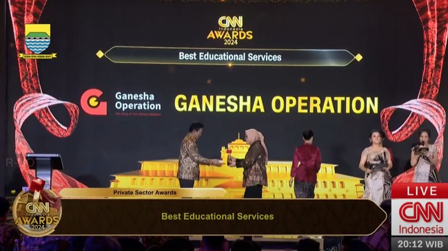 Ganesha Operation meraih penghargaan Best Educational Service dalam ajang CNN Indonesia Awards Jawa Barat.