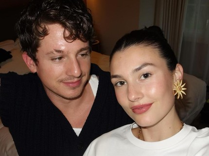 Alasan Charlie Puth & Brooke Sansone Gelar Pernikahan di Rumah, Ingin Ciptakan Suasana Ini