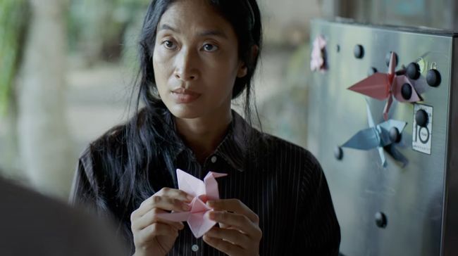 Berikut rekomendasi 5 film baru beserta sinopsisnya yang tayang dan bisa ditonton akhir pekan ini di bioskop atau layanan streaming.