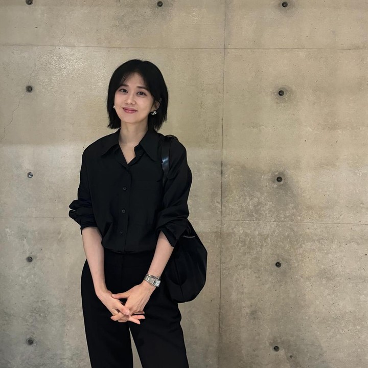 <p>Rambut pendek bisa bikin kita tampil pangling. Tengok saja potret Jang Nara dengan potongan rambut terbarunya. Ia tampak semakin memesona dengan potongan rambut di atas bahu. (Foto: Instagram @nara0318)</p>