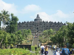 Candi Borobudur Steril dari Wisatawan Saat Kunjungan Presiden Prancis Macron