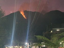 Gunung Telomoyo Semarang Terbakar, Api Berasal dari Warga Bakar Rumput