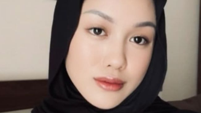 Laura Meizani alias Lolly buka suara setelah ibundanya, Nikita Mirzani, melaporkan Vadel Badjideh ke polisi dengan dugaan terkait tindak pidana aborsi.