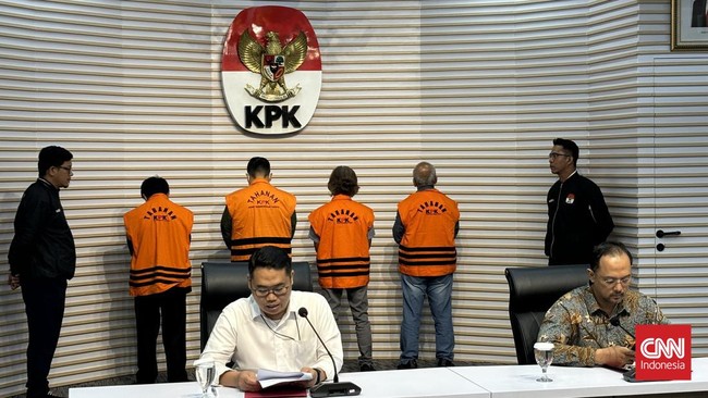 Empat terdakwa kasus korupsi terkait pengadaan lahan di Rorotan, Jakarta Utara, divonis dengan pidana empat hingga enam tahun penjara.