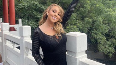 Mariah Carey Bikin Heboh Usai Naik Tembok Besar China Pakai Heels