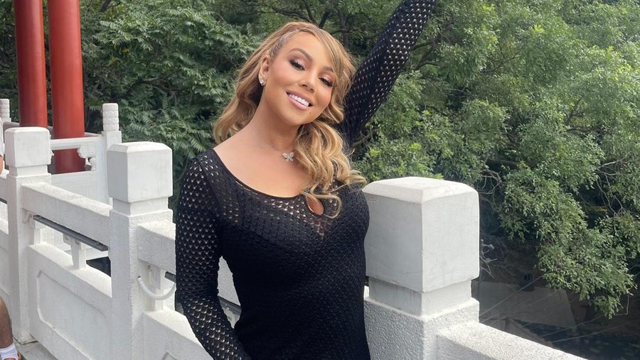 Mariah Carey Bikin Heboh Usai Daki Tembok Besar China Pakai Heels Mariah Carey Bikin Heboh Usai Daki Tembok Besar China Pakai Heels