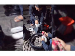 Momen Polisi Gagalkan Penyelundupan Sabu yang Disimpan di Ban Motor