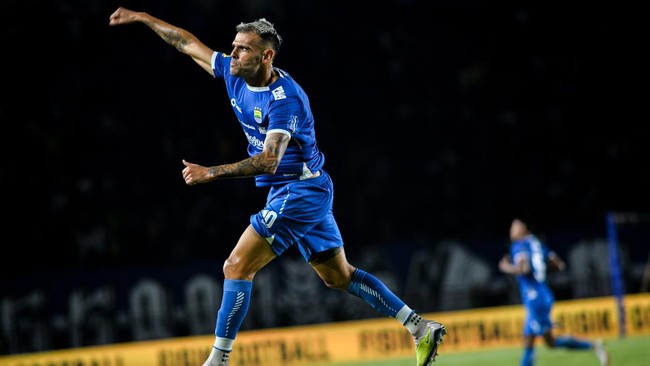Lima pemain menjadi sosok kunci Persib Bandung menjadi juara Liga 1 musim ini, mayoritas adalah pemain baru.