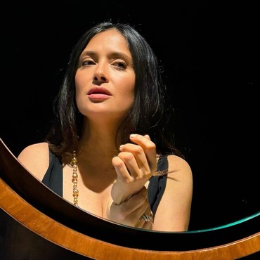 Pahitnya Cerita Salma Hayek Jadi Korban Predator Hollywood