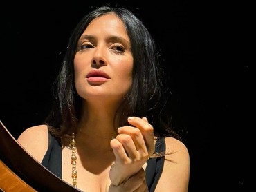 Pahitnya Cerita Salma Hayek Jadi Korban Predator Hollywood