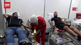VIDEO: Warga Kompak Donor Darah Bantu Korban Ledakan Pager