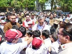 Momen Waka MPR Ajak Dialog Siswa Peserta Simulasi Makan Bergizi Gratis