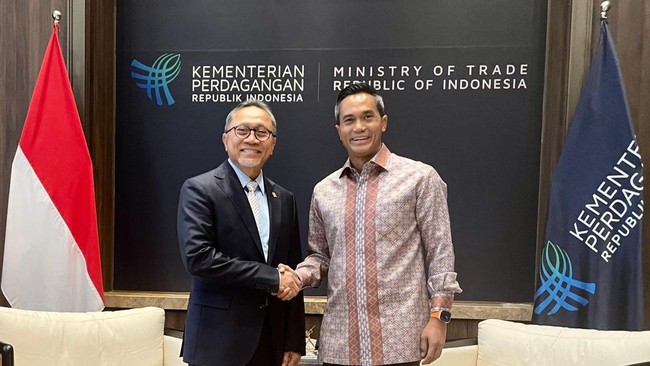 Ketua Umum Kadin versi Musyawarah Luar Biasa (Munaslub) Anindya Bakrie menemui dua menteri kabinet Presiden Joko Widodo (Jokowi) pada Kamis (19/9).