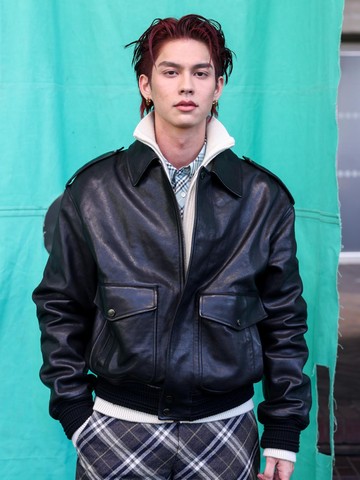 Potret Bright hingga Lila Moss Hadiri Peragaan Burberry di London Fashion Week Spring 2025