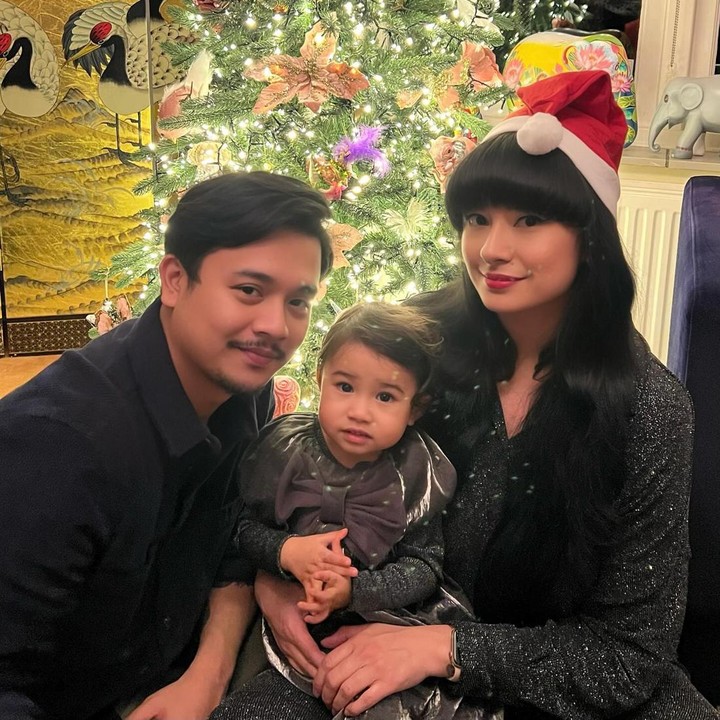 <p>Putri Derby dan Claudia lahir pada 20 Januari 2020. Kini di usianya yang sudah menginjak 4 tahun, Milli tumbuh menjadi gadis cantik blasteran bule seperti ibundanya. (Foto: Instagram @miss_adinda_mae dan @derbyromero)<br /><br /><br /></p>