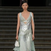 5 Hal Mendominasi London Fashion Week Spring 2025, Akankah Jadi Tren Terbaru?