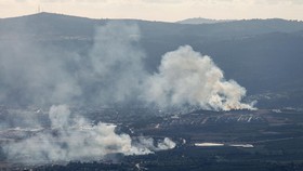 FOTO: Hizbullah 'Ngamuk', Hujani Israel Pakai Roket hingga Kebakaran