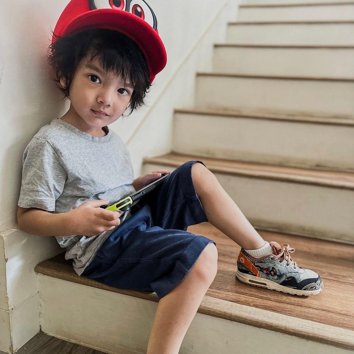<p>"<em>Happy birthday</em> Rumi. Banyak cinta untukmu, Rumi," kata seorang netizen. "Selamat ulang tahun Ibrahin, sehat dan bahagia selalu, ya," papar netizen lainnya. (Foto: Instagram: @anneofficial1990)</p>