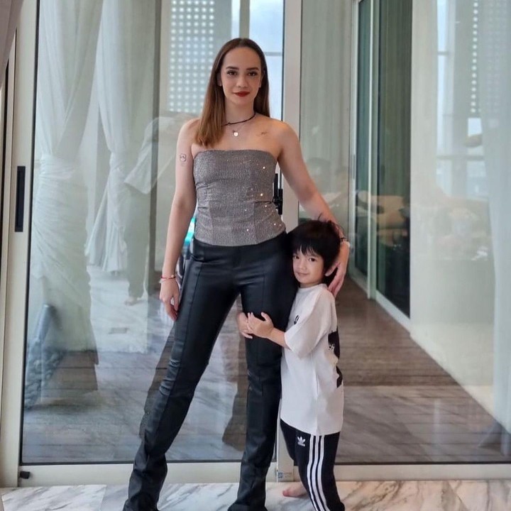 <p>Dalam unggahan lainnya, Putri Anne turut mengucapkan terima kasih kepada Rumi karena telah menjadi anak yang sangat pengertian dan bersikap dewasa. Ia pun mengatakan sangat beruntung memiliki Rumi dalam hidupnya. (Foto: Instagram: @anneofficial1990)</p>