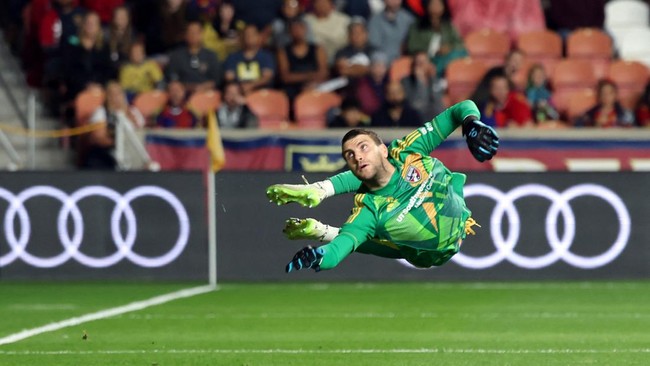 Kiper Timnas Indonesia Maarten Paes masuk nominasi pemenang penghargaan Save of The Year Major League Soccer (MLS) 2024.