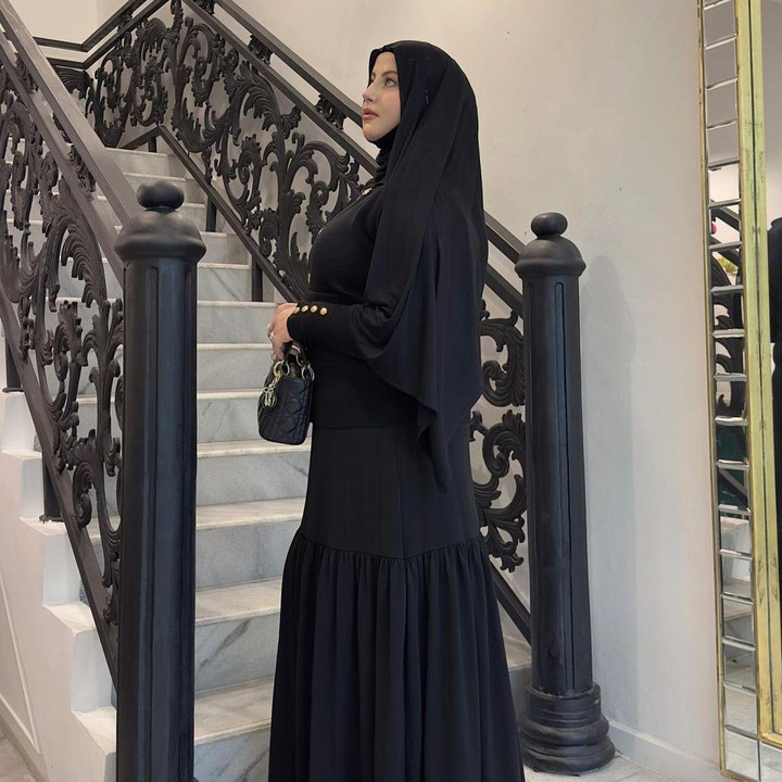 <p>Melalui akun Instagram pribadi, Bunda tiga orang anak ini akui mengalami penurunan badan sebanyak 10 kilogram (kg). Proses ini berlangsung selama 2,5 bulan. (Foto: Instagram @tasyiiathasyia)<br /><br /><br /></p>