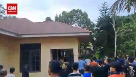 VIDEO: Momen Penangkapan IS Tersangka Pembunuh Gadis Penjual Gorengan