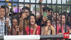 Pembunuh Gadis Penjual Gorengan Ditangkap, Warga Berkerumun di Polres