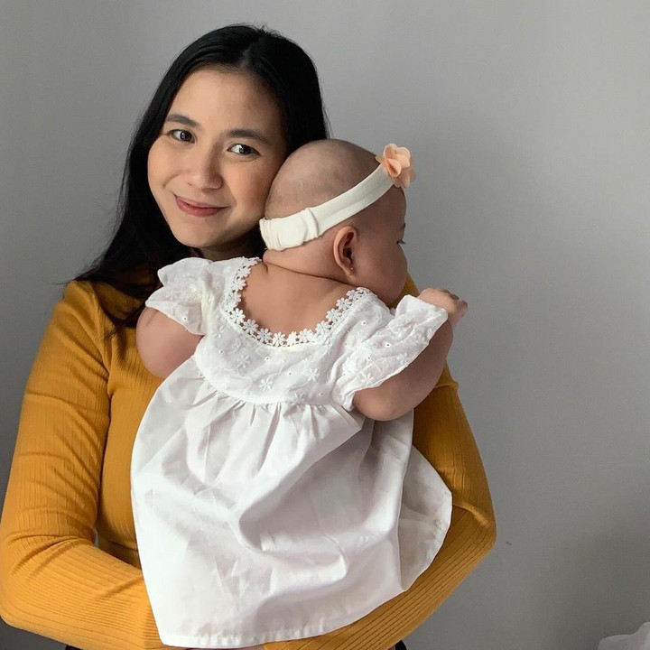 <p>Ashilla sangat bahagia menjalani perannya sebagai seorang Bunda. Apalagi, ia diketahui sempat mengalami dua kali keguguran dan beberapa kali mencoba program hamil hingga akhirnya dikaruniai anak. (Foto: Instagram @zhrtiaraashilla)</p>