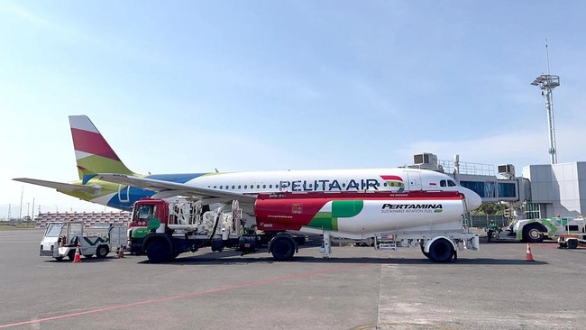 Pelita Air resmi mengoperasikan penerbangan komersial menggunakan SAF dengan rute Denpasar-Jakarta bertepatan dengan Bali International Air Show 2024.