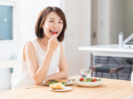 Cara Mengunyah Makanan yang Benar agar Bisa Menurunkan Berat Badan