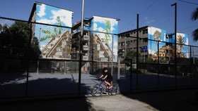FOTO: Mural Penutup Jejak Perang Gangster di El Salvador