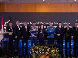 Dukung Transportasi Inklusif, LRT Jakarta Raih 3 Penghargaan DTKJ Awards