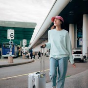 Simpel tapi Keren! Intip Airport Fashion Maudy Ayunda ke Milan Fashion Week