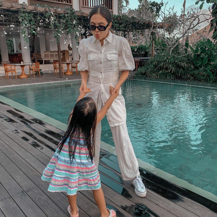 <p>Aurora lahir pada 7 Juli 2017, Bunda. Saat ini, ia tumbuh menjadi gadis ceria dan menyenangkan berusia 7 tahun. (Foto: Instagram @oliviajensen)<br /><br /><br /></p>
