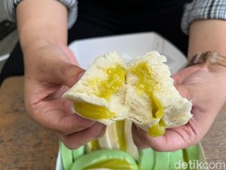 Laris 6.000 Buah Sehari, Roti Srikaya Legendaris Ini Masih Jadi Idola