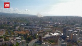 VIDEO: Israel-Hizbullah Saling Tembak Roket, Asap Mengepul di Beirut