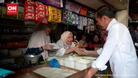 VIDEO:Komentar Jokowi Usai Cek Harga Bahan Pokok di Pasar Dukuh Kupang