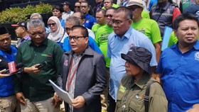 Kebijakan Tabungan Perumahan Rakyat (Tapera) yang memotong 3% penghasilan pekerja untuk penyediaan perumahan kembali digugat, kali ini oleh 11 (sebelas) Serikat Buruh yang total anggotanya mencapai ratusan ribu. Mereka diwakili oleh Prof. Denny Indra