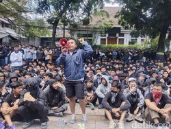 Bobotoh Serbu Graha Persib Buntut Dugaan Intimidasi Oknum Official-Pemain