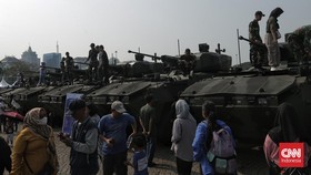 Kemhan Serahkan 769 Alpahankam ke TNI, Panser hingga Tank