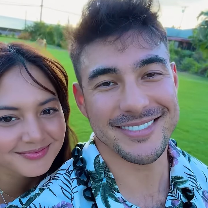<p>Banyak netizen yang mendukung hubungan Aurelie dan Tyler. Tidak sedikit yang mengucapkan selamat atas pertunangan keduanya. "<em>OMG</em> Aurelieeee! Selamat untuk kalian berdua," kata Nana Mirdad. "Selamat kepada kalian berdua," ujar Vidi Aldiano. (Foto: Instagram: @aurelie)</p>
