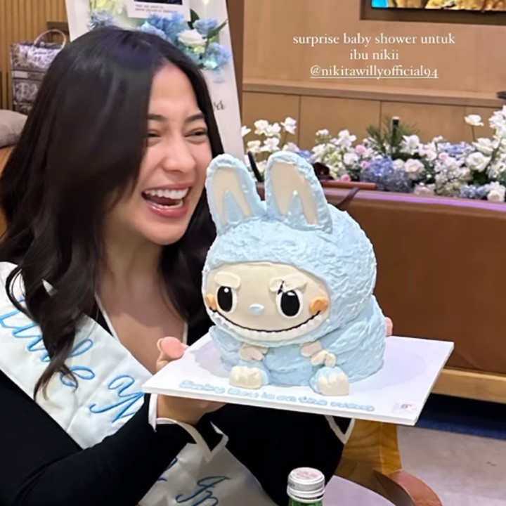 <p>"<em>Surprise baby shower</em> untuk Ibu Niki <em>@nikitawillyofficial,</em>" tulis salah satu sahabatnya, Chacha Thaib. (Foto: Instagram: @chacathaib)</p>