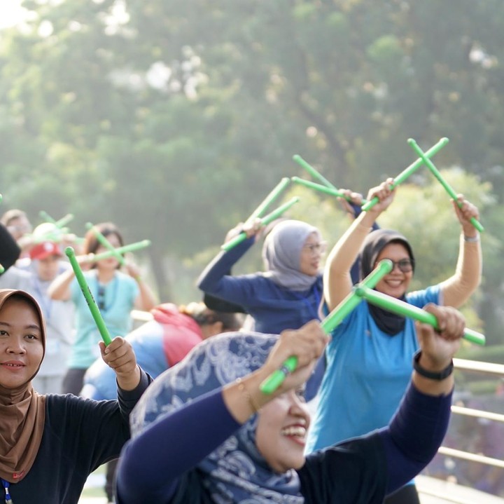 <p>HaiBunda dan J Trust Bank menggelar <em>event</em> olahraga bertajuk <em>Bunda Poundfit with J Trust Bank</em>. <em>Event</em> yang diselenggarakan pada Sabtu, (21/9/2024), di 15th Park Kemang, Jakarta Selatan ini sudah dipenuhi para Bunda dari HaiBunda Squad sejak pukul 06.00 WIB. (Foto: HaiBunda/ Nathania Widya Chrissanti / Muhammad Hafiz Muharrom)</p>