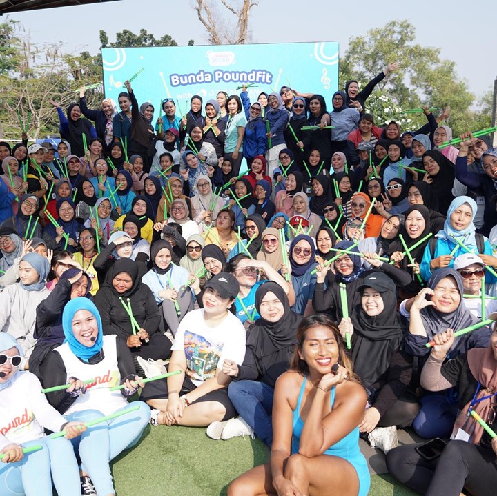 <p>Dalam <em>event</em> Bunda Poundfit with J Trust Bank ini, para Bunda juga bisa secara langsung membuka Tabungan Tora. Registrasi dilakukan di akhir acara. Nah, khusus untuk HaiBunda Squad yang hadir di pagi ini akan mendapatkan penawaran menarik dari J Trust Bank. (Foto: HaiBunda/ Nathania Widya Chrissanti / Muhammad Hafiz Muharrom)</p>