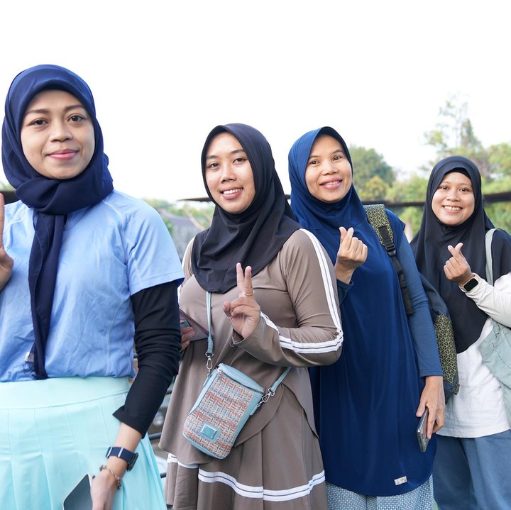 <p><em>Poundfit with J Trust Bank</em> dimulai dengan pendaftaran mulai pukul 06.00 WIB. HaiBunda Squad yang hadir kali ini kompak mengenakan pakaian bernuansa warna biru. (Foto: HaiBunda/ Nathania Widya Chrissanti / Muhammad Hafiz Muharrom)</p>