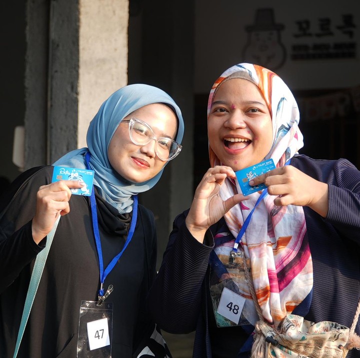 <p>Sebelum acara dimulai, para Bunda yang tergabung dalam HaiBunda Squad melakukan registrasi dulu nih. Semuanya datang dengan persiapan matang, termasuk membawa perlengkapan olahraga untuk poundfit bareng. (Foto: HaiBunda/ Nathania Widya Chrissanti / Muhammad Hafiz Muharrom)</p>