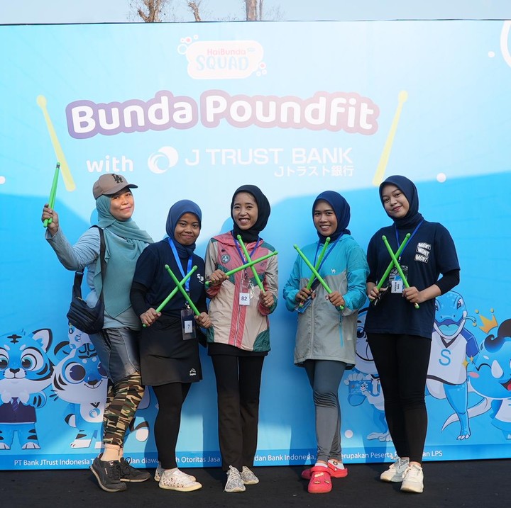 <p>HaiBunda bersama J Trust Bank kembali menggelar acara seru yang bertajuk <em>Bunda Poundfit with J Trust Bank</em>. Event olahraga ini diselenggarakan di 15th Park Kemang, Jl. Kemang Raya No.76-79, Jakarta Selatan, pada (21/9/2024). (Foto: HaiBunda/ Nathania Widya Chrissanti / Muhammad Hafiz Muharrom)</p>