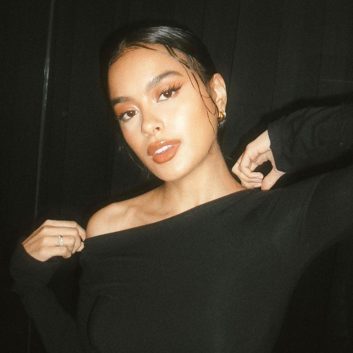 <p>Di usianya ini, Eva memiliki karier yang sangat cemerlang. Tidak hanya terjun ke dunia akting, Eva juga mencoba peruntungannya dalam dunia tarik suara serta model. (Foto: Instagram: @evacelia)</p>