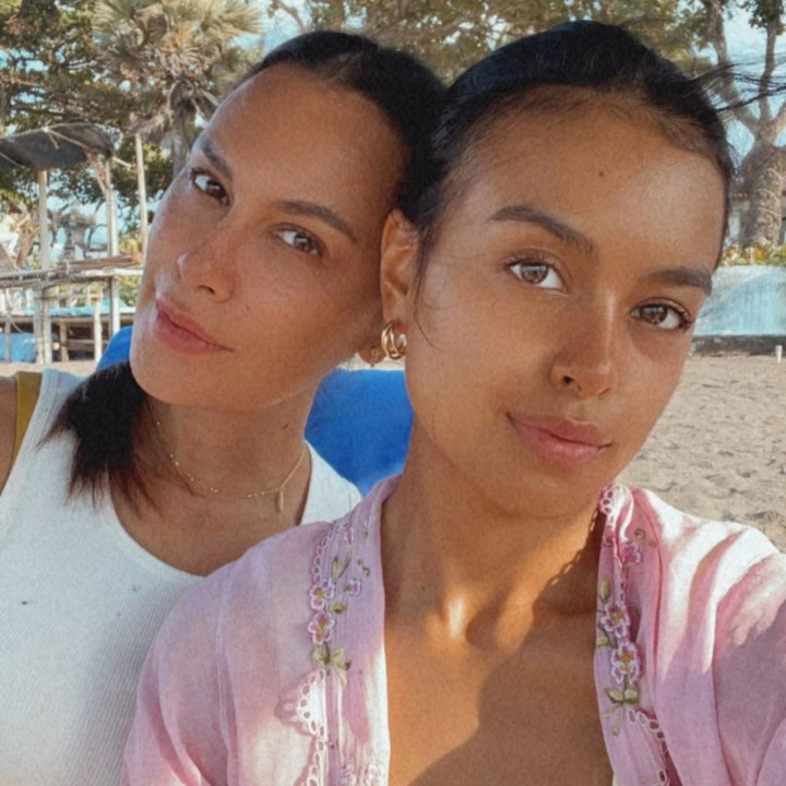 <p>Pada laman caption, Sophia mengungkapkan rasa cintanya pada sang putri. Ia juga mengucapkan terima kasih kepada sang putri karena sudah menerima segala kekurangannya serta menjadi penenang dalam hidupnya. (Foto: Instagram: @sophia_latjuba88)</p>