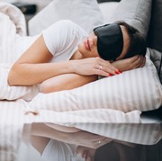 Ini 5 Zodiak yang Dikenal Mudah Ngantuk, Bisa Tidur di Mana Saja!